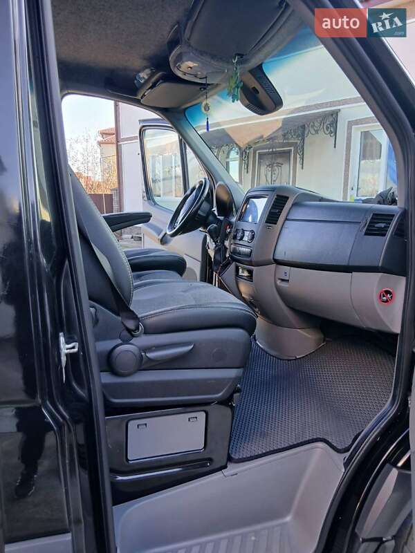 Вантажопасажирський фургон Mercedes-Benz Sprinter 2017 в Івано-Франківську