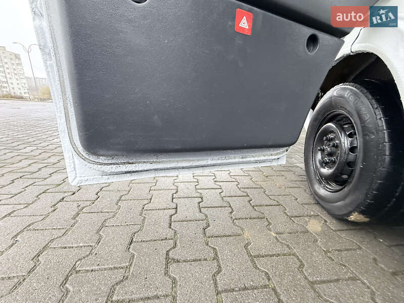 Грузопассажирский фургон Mercedes-Benz Sprinter 2005 в Хмельницком