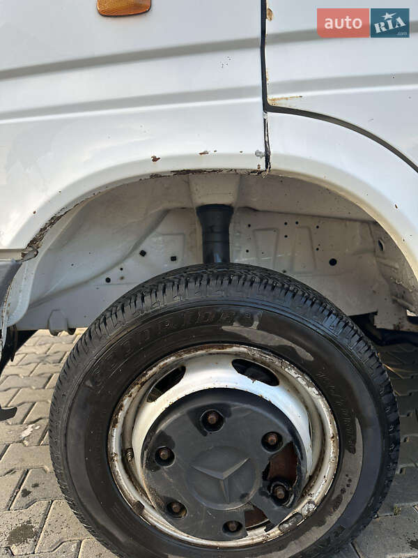 Грузовой фургон Mercedes-Benz Sprinter 2001 в Иршаве