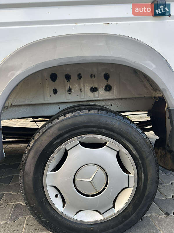 Грузовой фургон Mercedes-Benz Sprinter 2001 в Иршаве