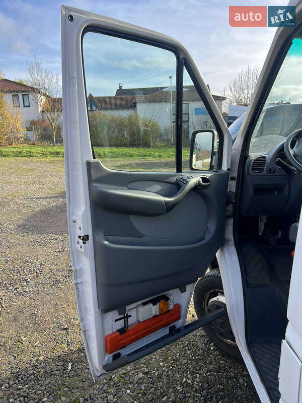 Микроавтобус грузовой (до 3,5т) Mercedes-Benz Sprinter 2005 в Долине