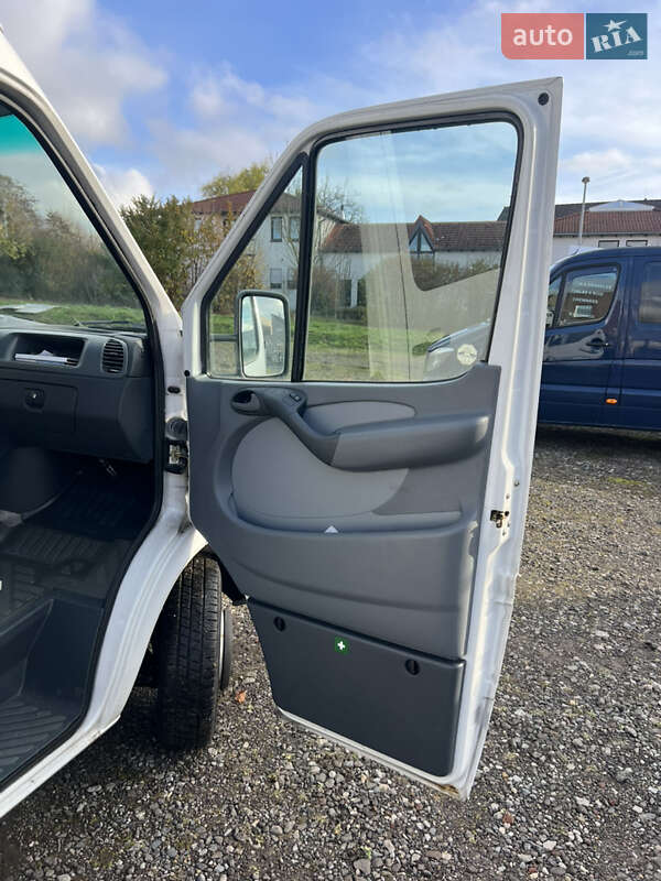 Микроавтобус грузовой (до 3,5т) Mercedes-Benz Sprinter 2005 в Долине