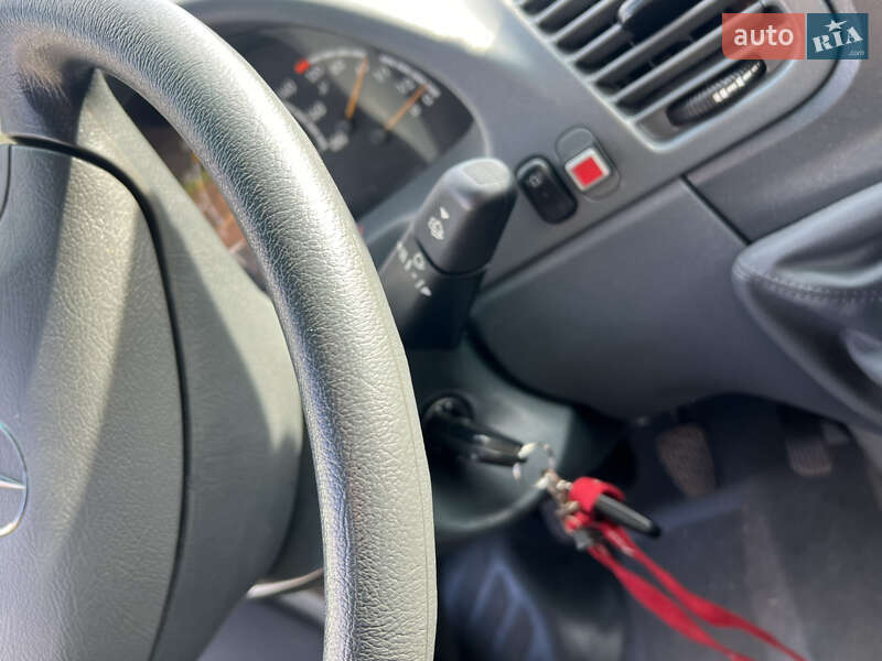 Микроавтобус грузовой (до 3,5т) Mercedes-Benz Sprinter 2005 в Долине