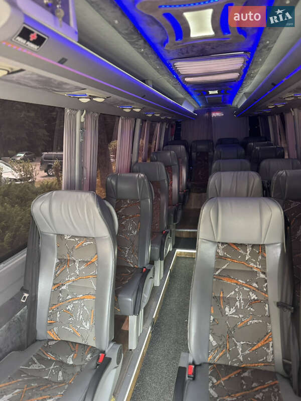 Туристический / Междугородний автобус Mercedes-Benz Sprinter 2014 в Черновцах