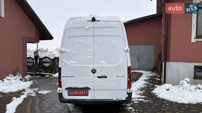 Грузовой фургон Mercedes-Benz Sprinter 2020 в Новояворовске