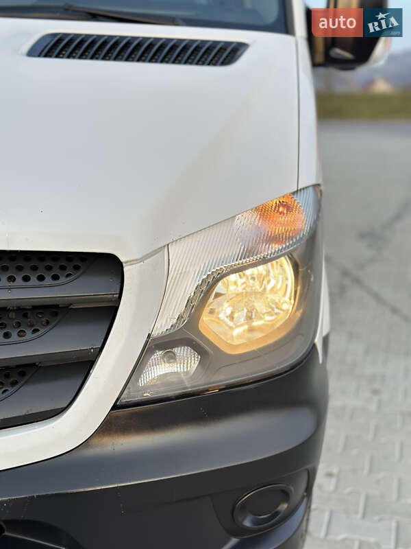 Микроавтобус грузовой (до 3,5т) Mercedes-Benz Sprinter 2016 в Черновцах