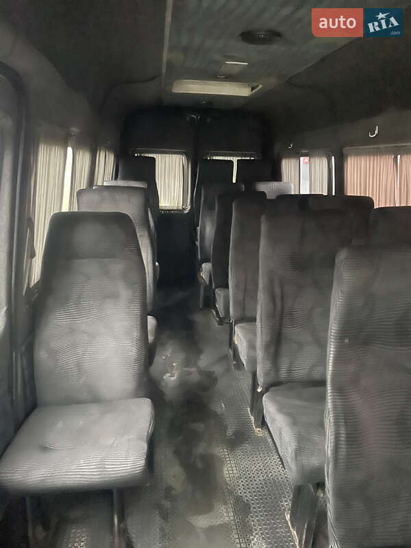 Мікроавтобус Mercedes-Benz Sprinter 2001 в Косові