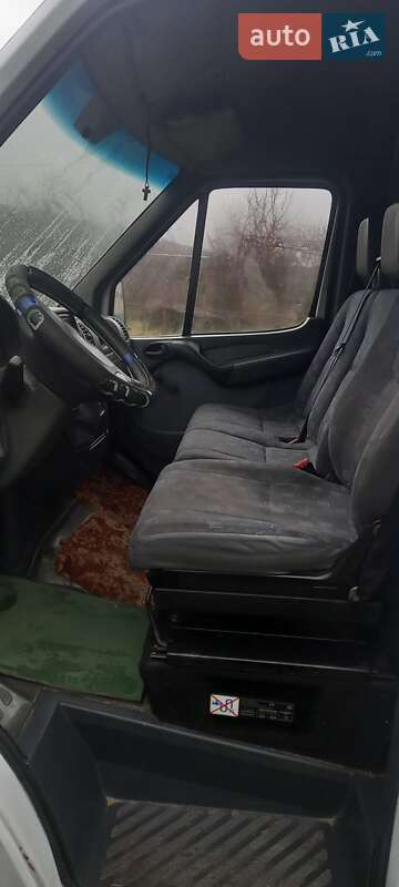 Вантажний фургон Mercedes-Benz Sprinter 2004 в Невицькому