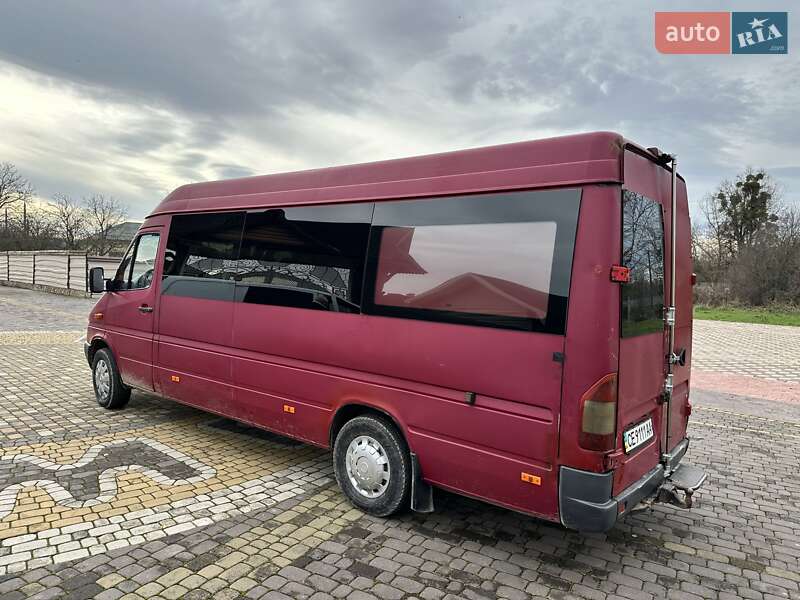 Грузопассажирский фургон Mercedes-Benz Sprinter 2005 в Черновцах