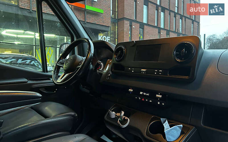 Вантажний фургон Mercedes-Benz Sprinter 2020 в Чернівцях