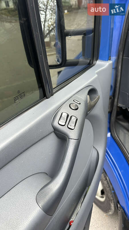 Вантажний фургон Mercedes-Benz Sprinter 2005 в Одесі