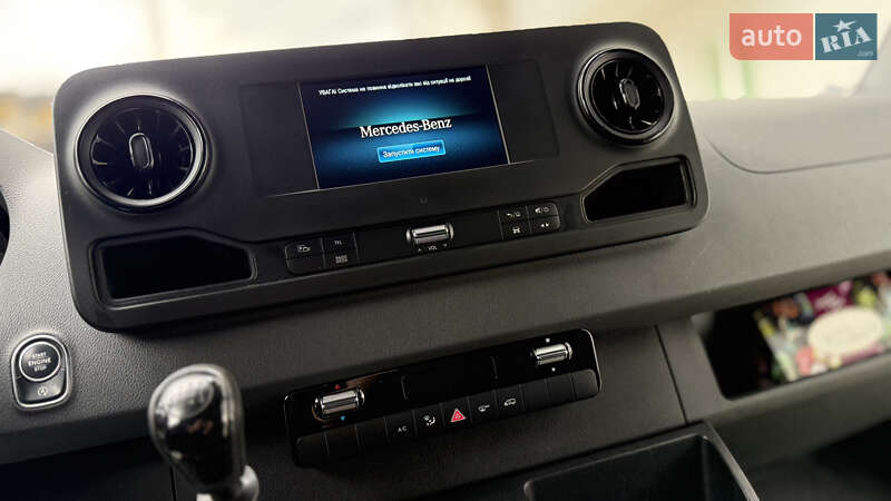 Вантажний фургон Mercedes-Benz Sprinter 2020 в Новояворівську