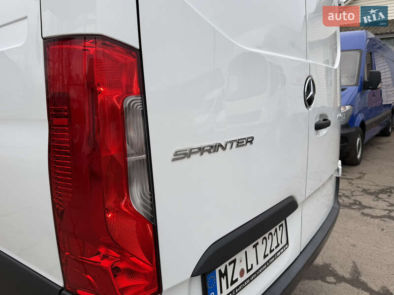 Вантажний фургон Mercedes-Benz Sprinter 2020 в Рівному