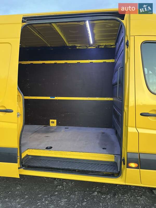 Вантажний фургон Mercedes-Benz Sprinter 2014 в Бершаді