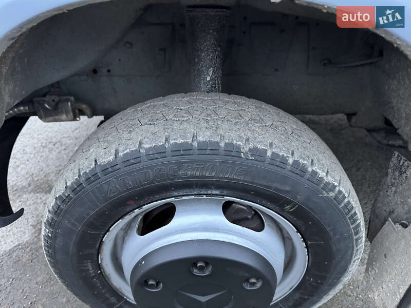 Вантажний фургон Mercedes-Benz Sprinter 2006 в Рівному фото 4 Вантажний фургон Mercedes-Benz Sprinter 2006 в Рівному