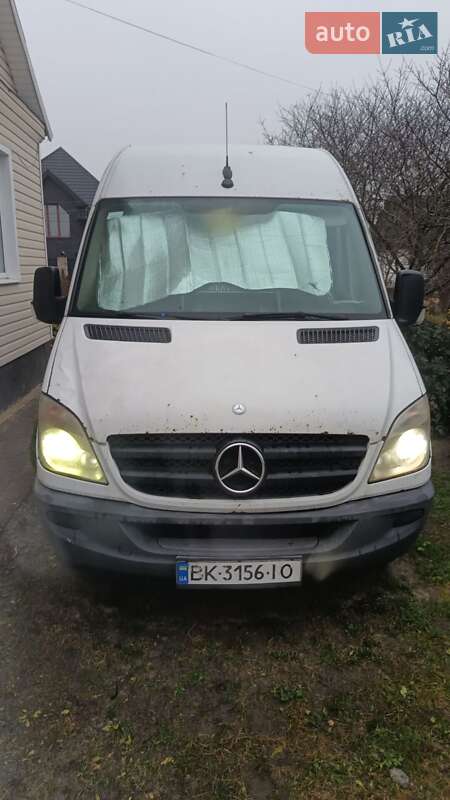 Вантажний фургон Mercedes-Benz Sprinter 2010 в Рівному