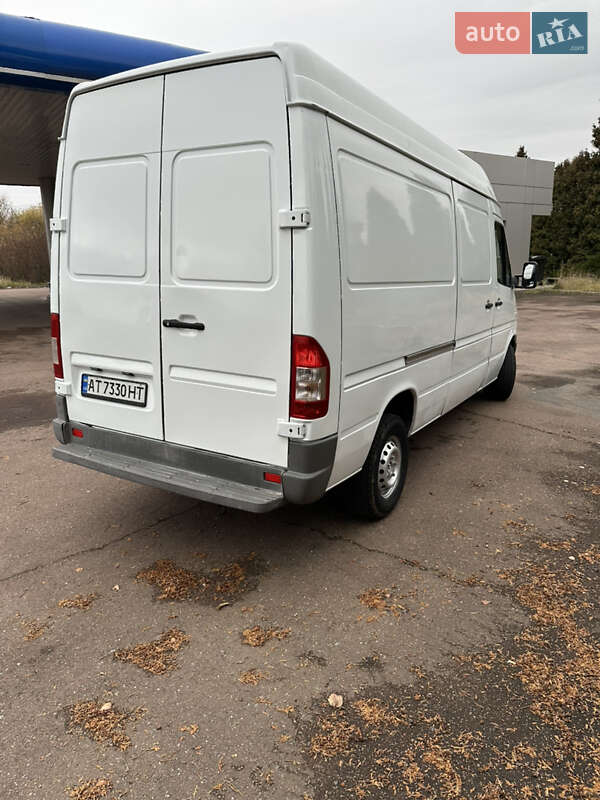 Грузовой фургон Mercedes-Benz Sprinter 2004 в Ивано-Франковске