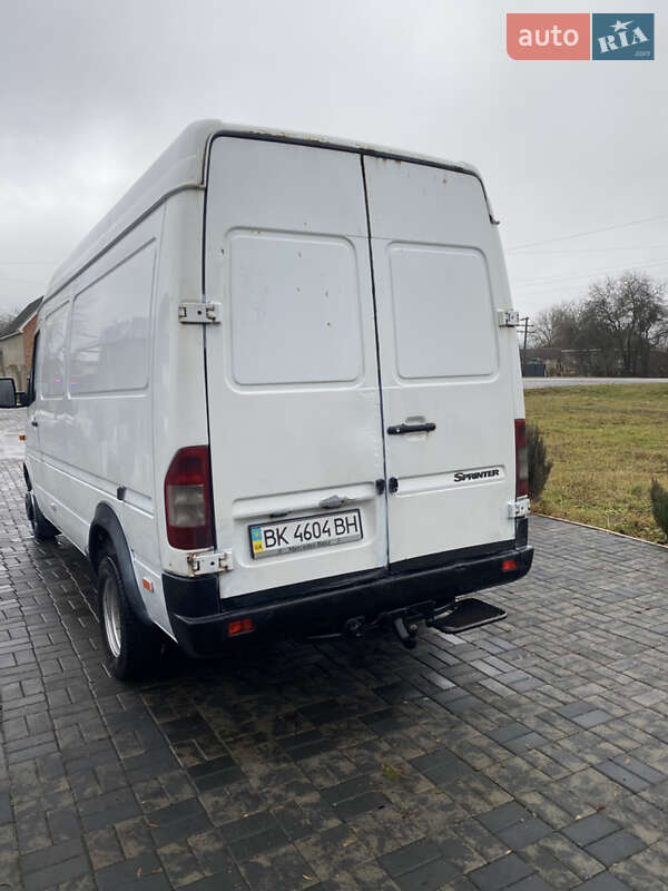 Грузовой фургон Mercedes-Benz Sprinter 2005 в Корце