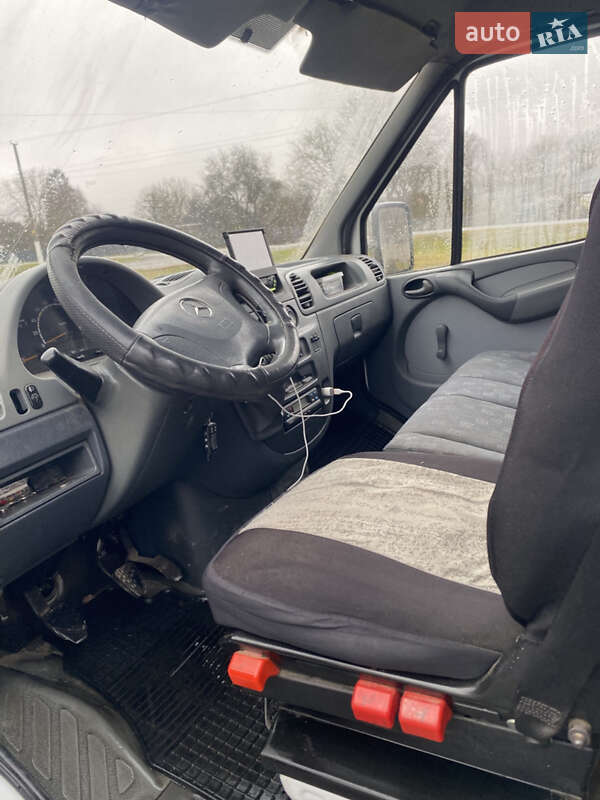 Грузовой фургон Mercedes-Benz Sprinter 2005 в Корце