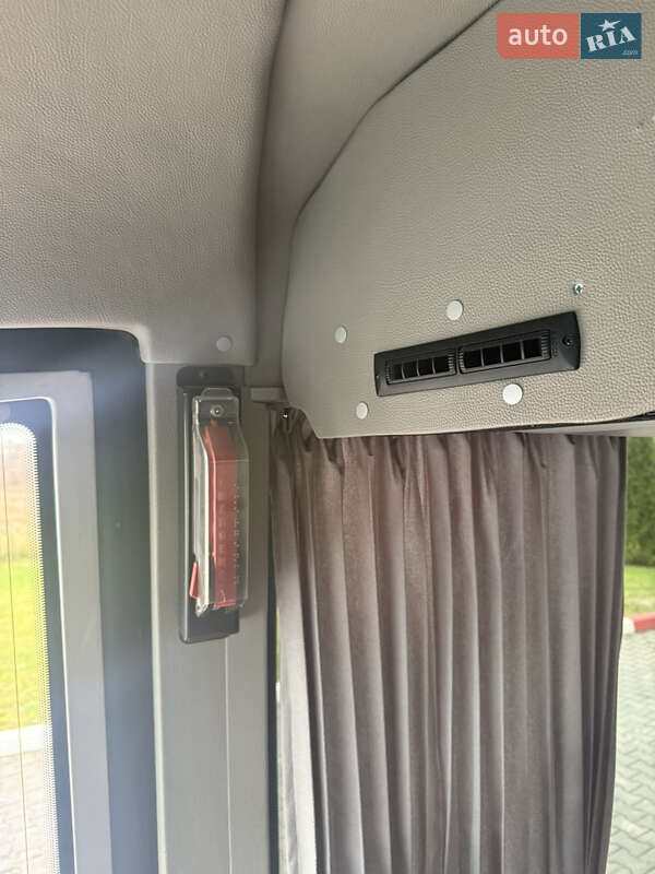 Туристичний / Міжміський автобус Mercedes-Benz Sprinter 2018 в Чернівцях