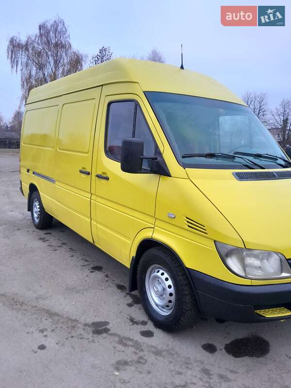 Вантажний фургон Mercedes-Benz Sprinter 2004 в Луцьку фото 2 Вантажний фургон Mercedes-Benz Sprinter 2004 в Луцьку