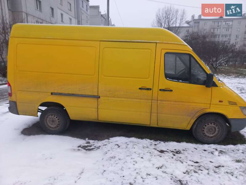 Вантажний фургон Mercedes-Benz Sprinter 2003 в Бучі