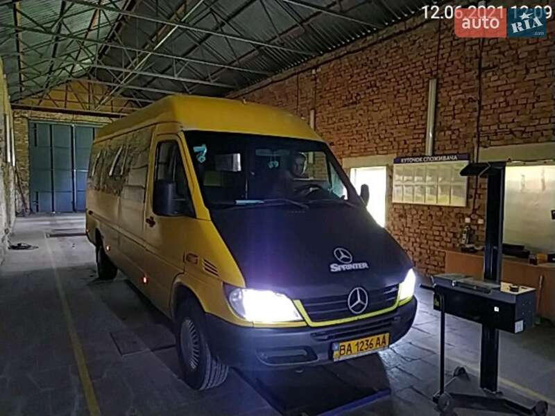Mercedes-Benz Sprinter 2004 Mercedes-Benz Sprinter 2004