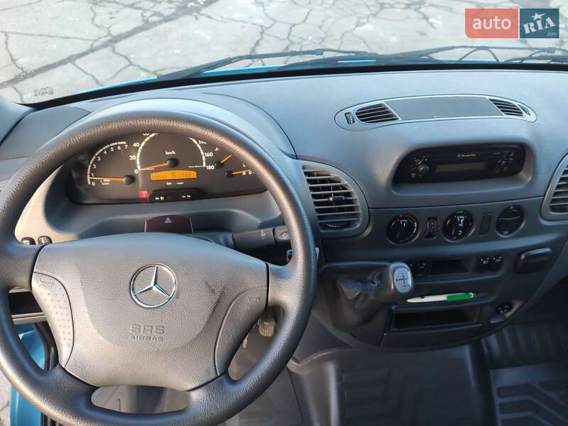 Вантажний фургон Mercedes-Benz Sprinter 2005 в Рівному