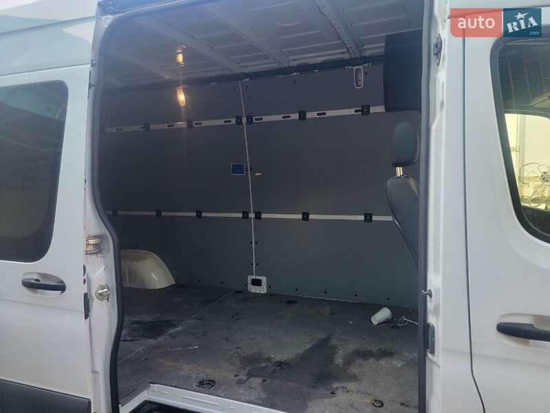 Грузовой фургон Mercedes-Benz Sprinter 2023 в Львове