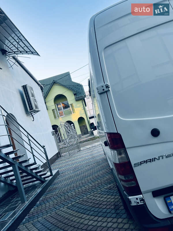 Вантажний фургон Mercedes-Benz Sprinter 2016 в Тячеві