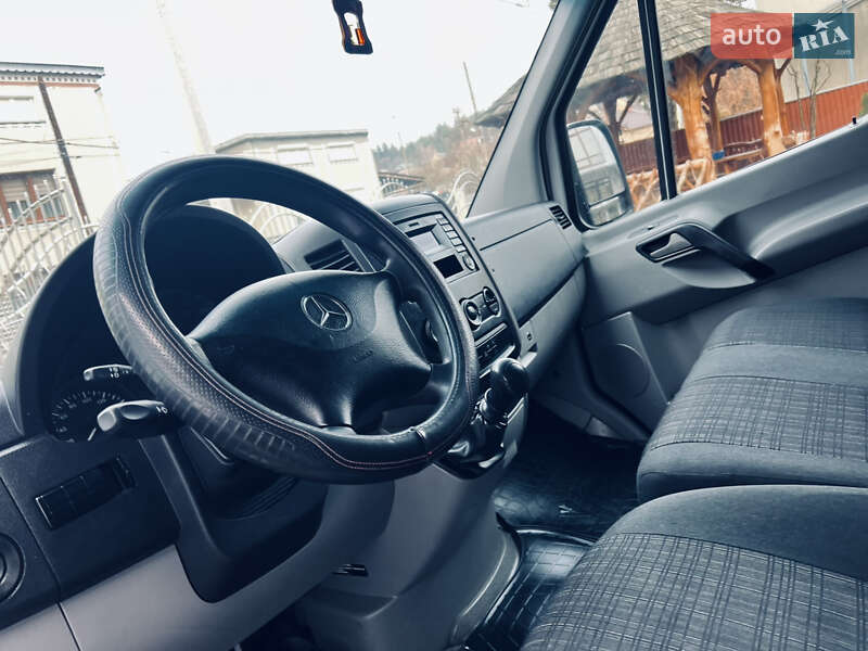 Вантажний фургон Mercedes-Benz Sprinter 2016 в Тячеві