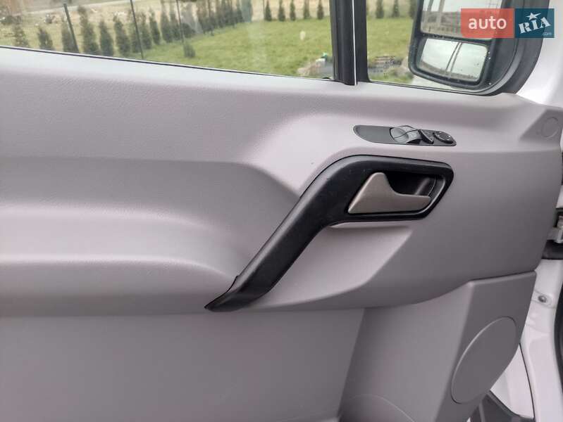 Вантажний фургон Mercedes-Benz Sprinter 2016 в Рівному