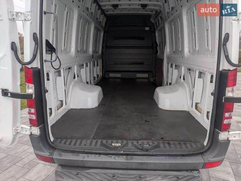Вантажний фургон Mercedes-Benz Sprinter 2016 в Рівному