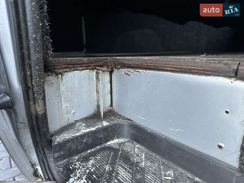 Вантажний фургон Mercedes-Benz Sprinter 2004 в Чернівцях