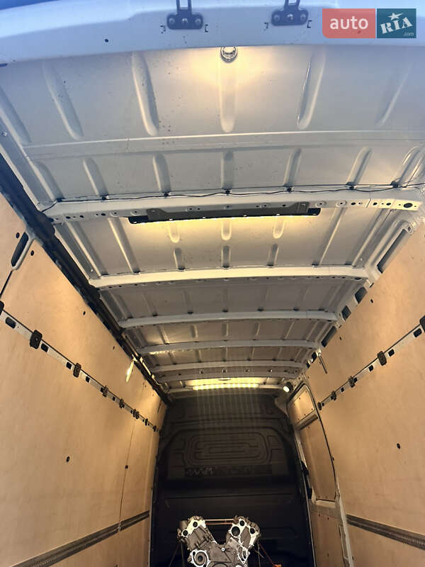 Вантажний фургон Mercedes-Benz Sprinter 2020 в Чернівцях