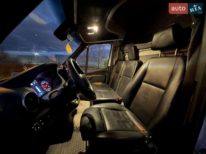 Автовоз Mercedes-Benz Sprinter 2018 в Мукачевому