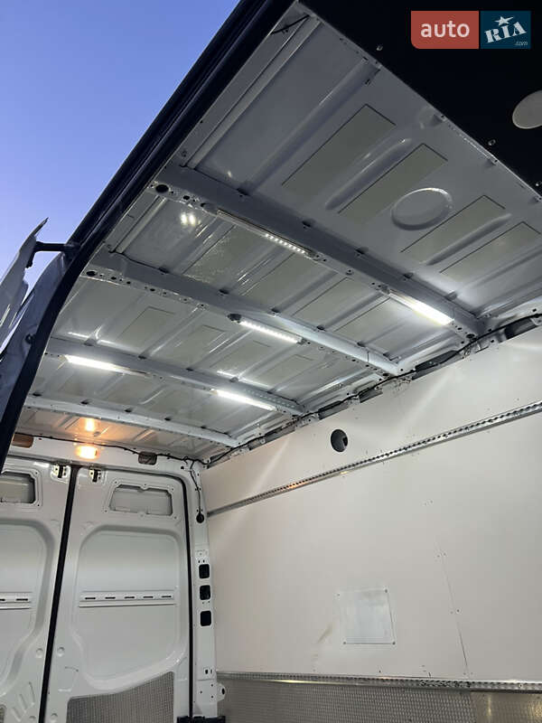 Вантажний фургон Mercedes-Benz Sprinter 2018 в Чернівцях