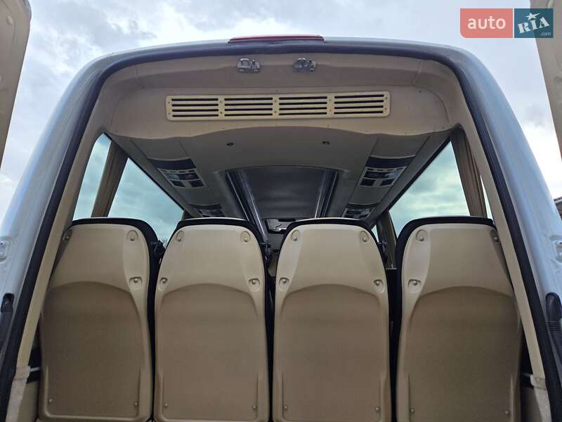 Туристичний / Міжміський автобус Mercedes-Benz Sprinter 2015 в Чернівцях