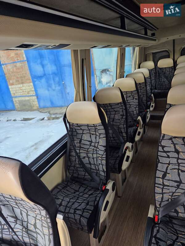 Туристичний / Міжміський автобус Mercedes-Benz Sprinter 2015 в Чернівцях