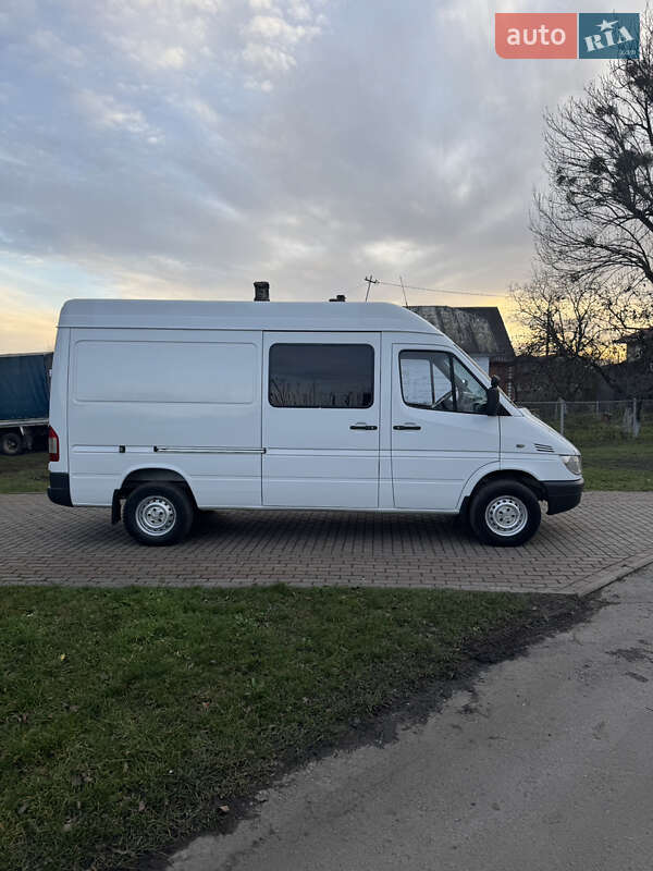 Грузовой фургон Mercedes-Benz Sprinter 2006 в Ровно фото 7 Грузовой фургон Mercedes-Benz Sprinter 2006 в Ровно