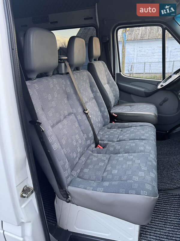 Грузовой фургон Mercedes-Benz Sprinter 2006 в Ровно фото 30 Грузовой фургон Mercedes-Benz Sprinter 2006 в Ровно