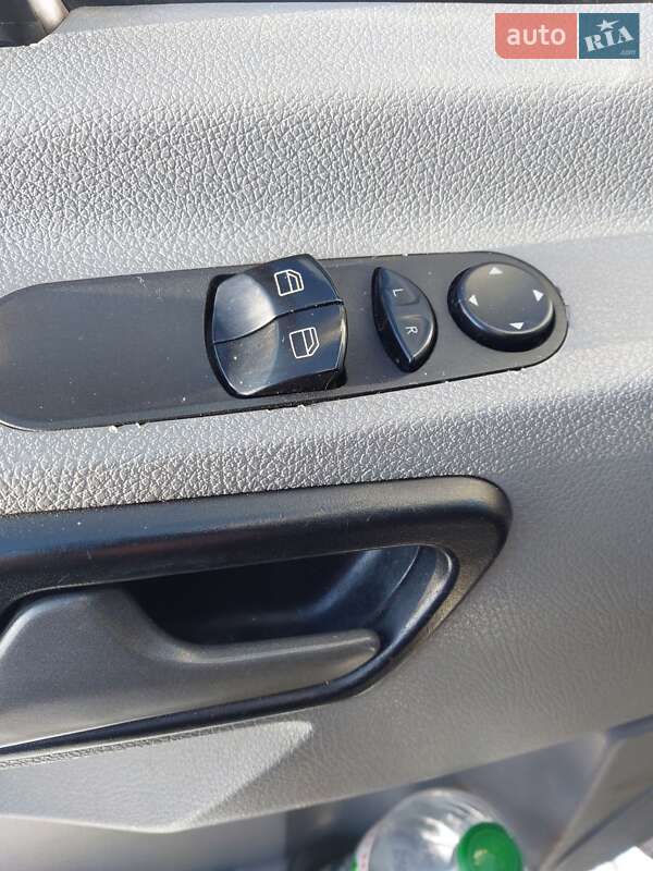 Микроавтобус грузовой (до 3,5т) Mercedes-Benz Sprinter 2012 в Киеве