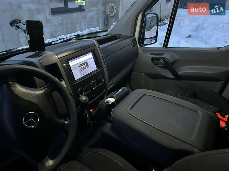 Грузопассажирский фургон Mercedes-Benz Sprinter 2016 в Львове