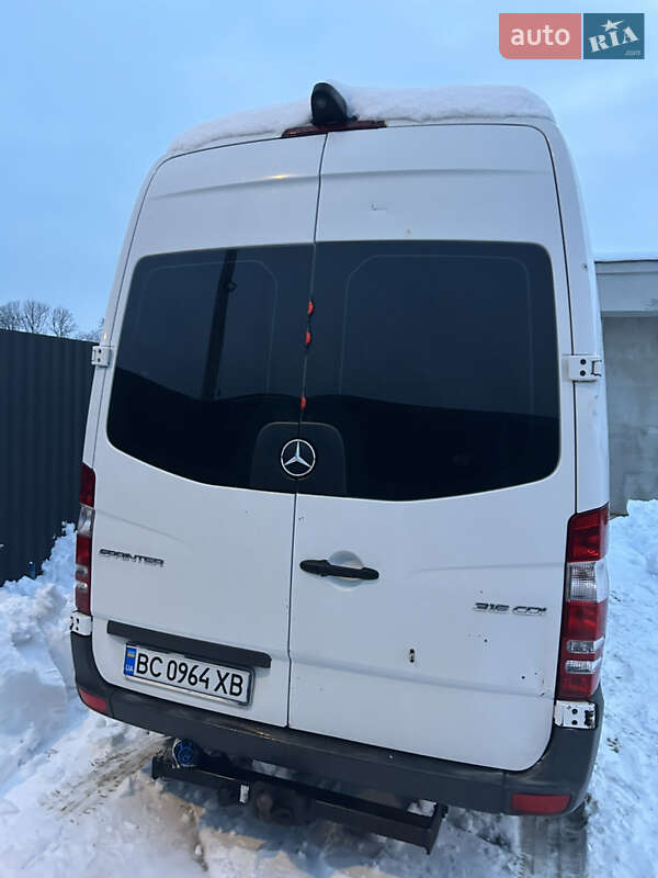 Грузопассажирский фургон Mercedes-Benz Sprinter 2016 в Львове