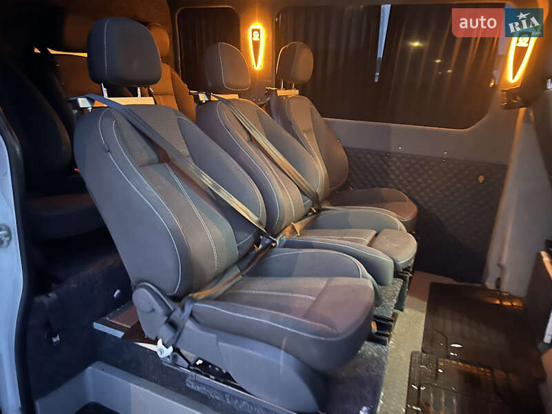 Грузопассажирский фургон Mercedes-Benz Sprinter 2016 в Львове