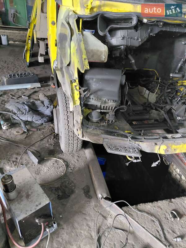 Эвакуатор Mercedes-Benz Sprinter 2004 в Черноморске