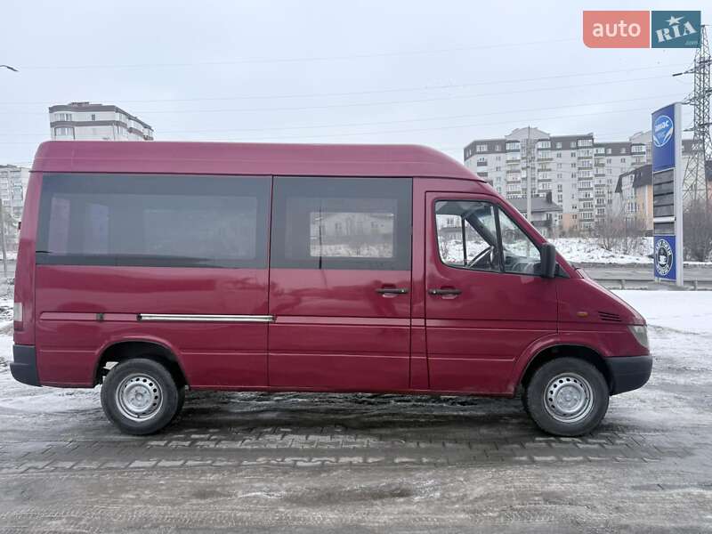 Вантажопасажирський фургон Mercedes-Benz Sprinter 2000 в Хмельницькому