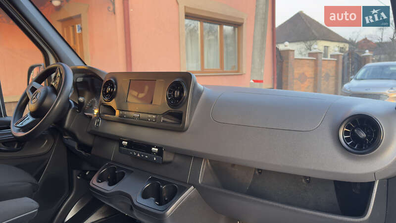 Грузовой фургон Mercedes-Benz Sprinter 2022 в Сваляве