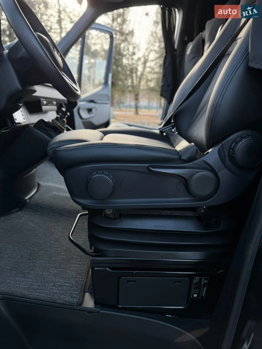 2019 Mercedes-Benz Sprinter - мініатюра 35