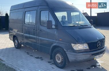 Вантажний фургон Mercedes-Benz Sprinter 1998 в Городку